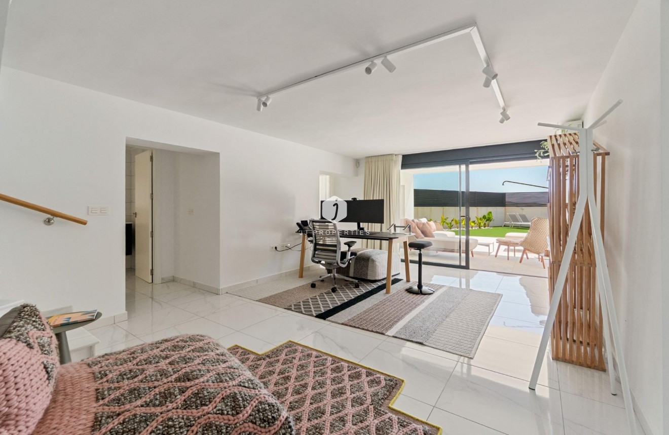 Segunda mano - Villa -
Torrevieja - La veleta