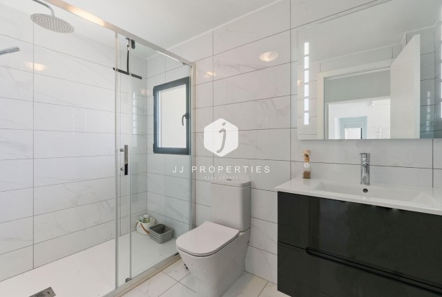 Segunda mano - Villa -
Torrevieja - La veleta