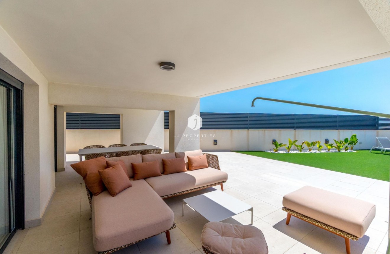 Segunda mano - Villa -
Torrevieja - La veleta