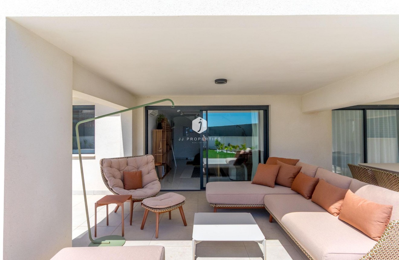 Segunda mano - Villa -
Torrevieja - La veleta