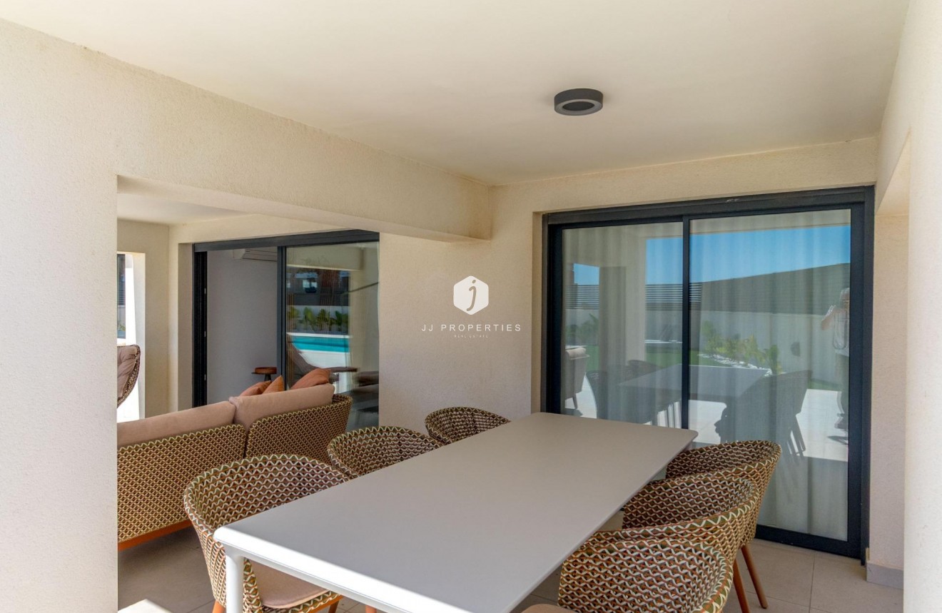 Segunda mano - Villa -
Torrevieja - La veleta