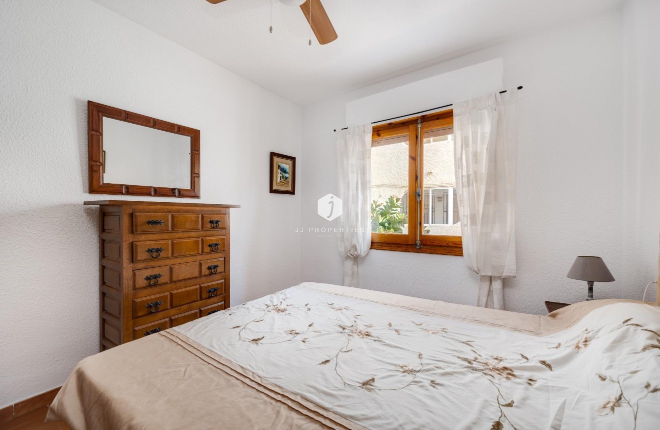 Segunda mano - Apartamento / piso -
Torrevieja - La Mata