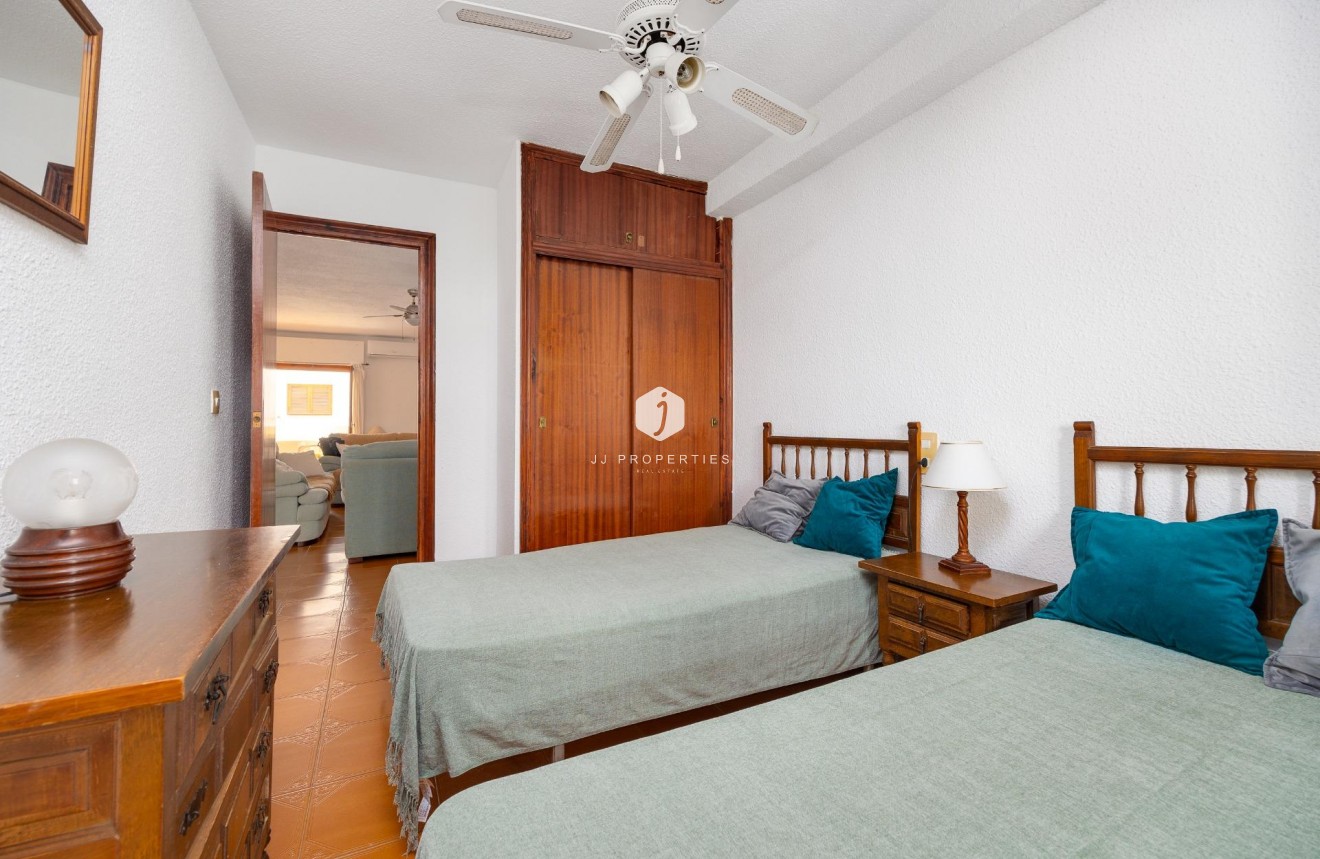 Segunda mano - Apartamento / piso -
Torrevieja - La Mata