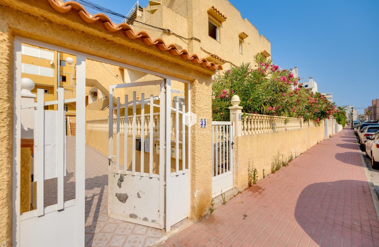 Segunda mano - Apartamento / piso -
Torrevieja - La Mata