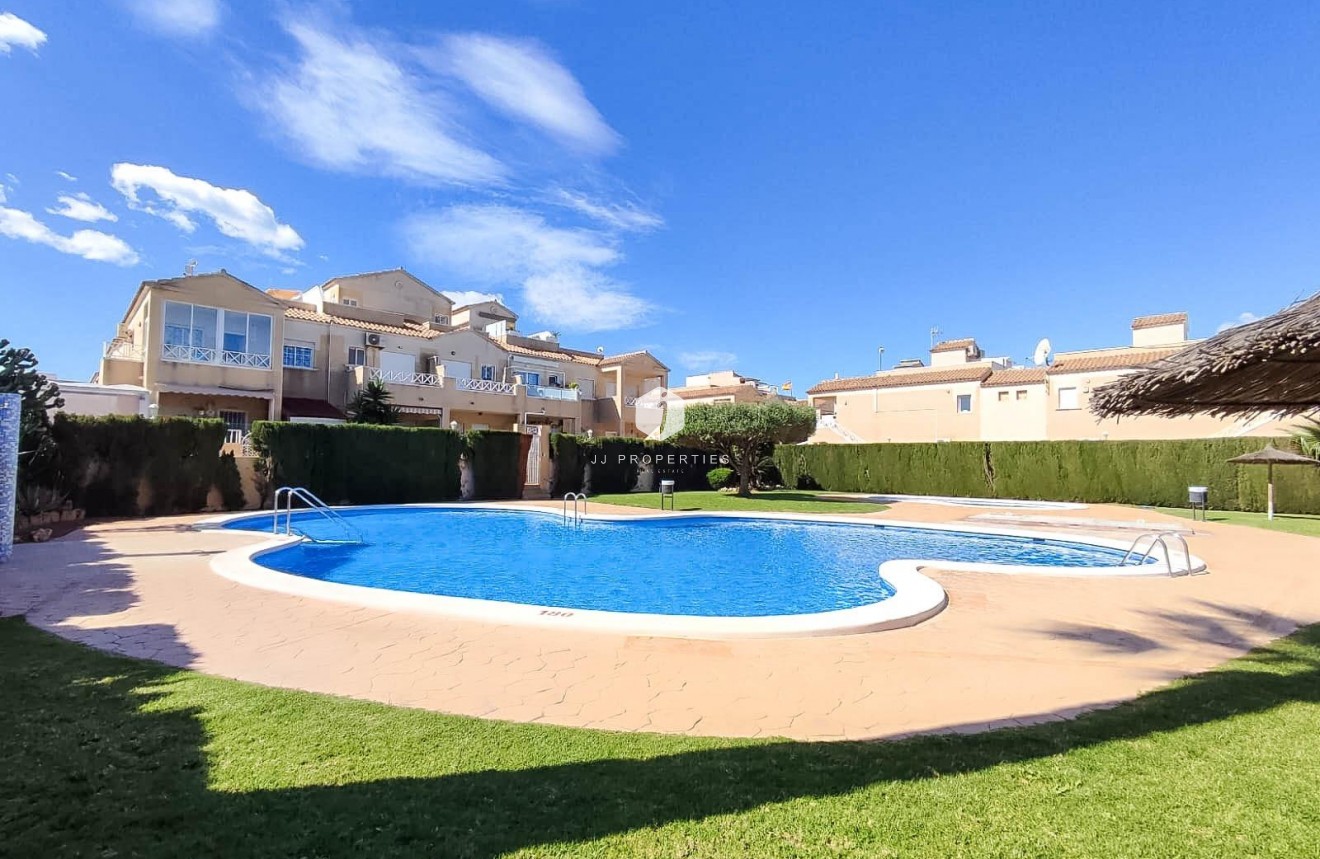 D'occasion - Bungalow -
Torrevieja - Parque Acuático - Sector 25