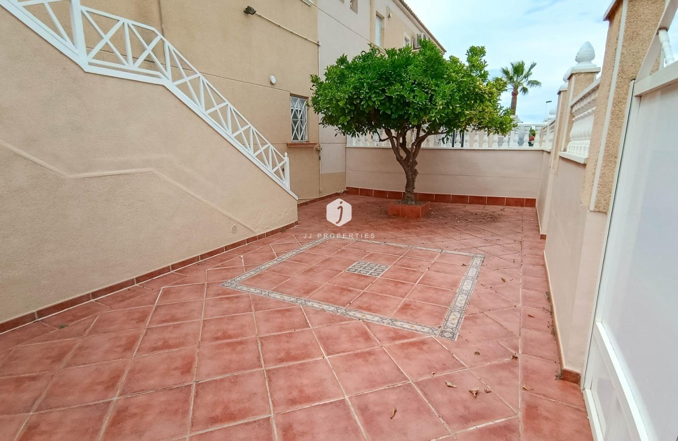 D'occasion - Bungalow -
Torrevieja - Parque Acuático - Sector 25