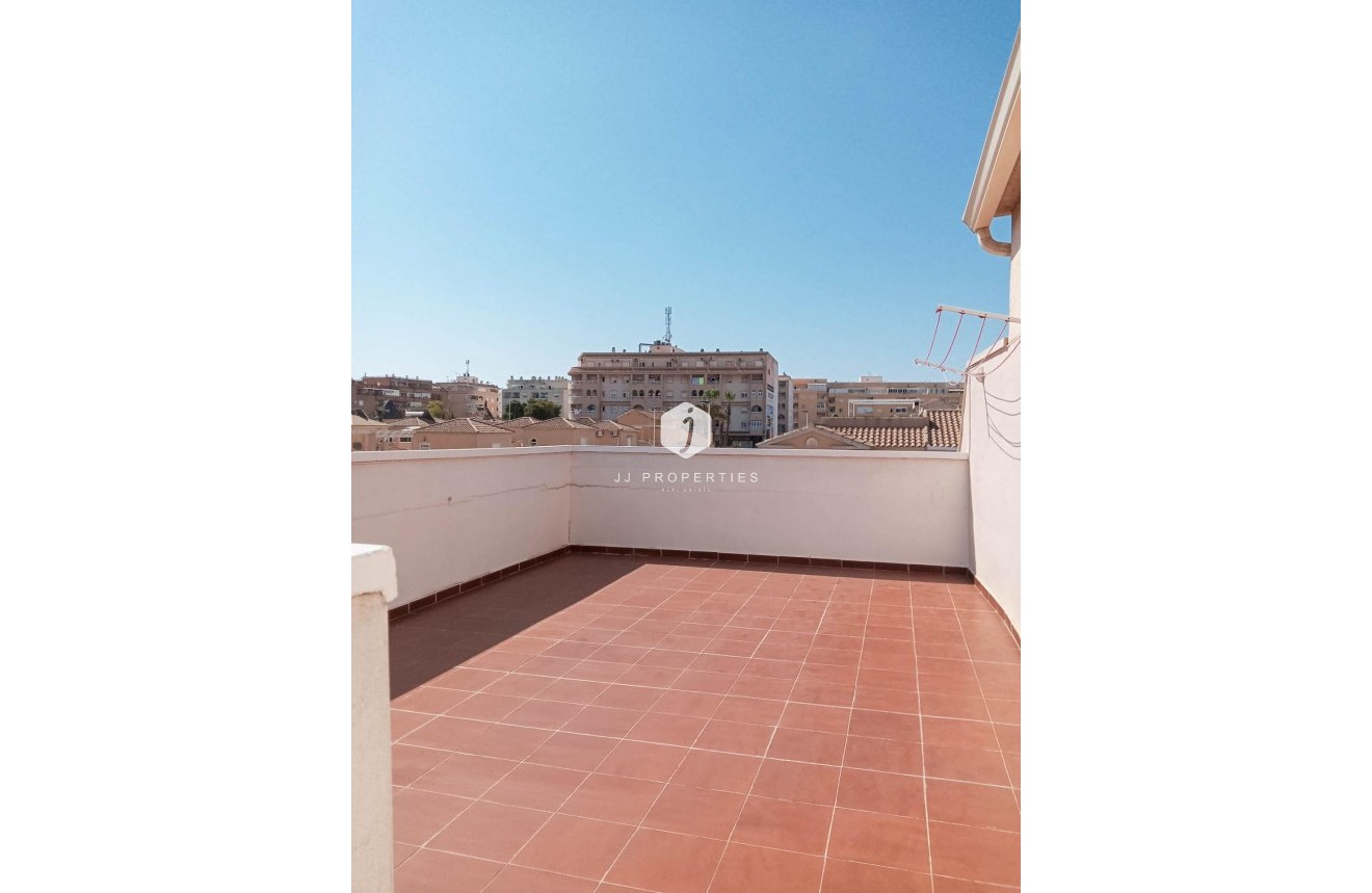 D'occasion - Bungalow -
Torrevieja - Parque Acuático - Sector 25