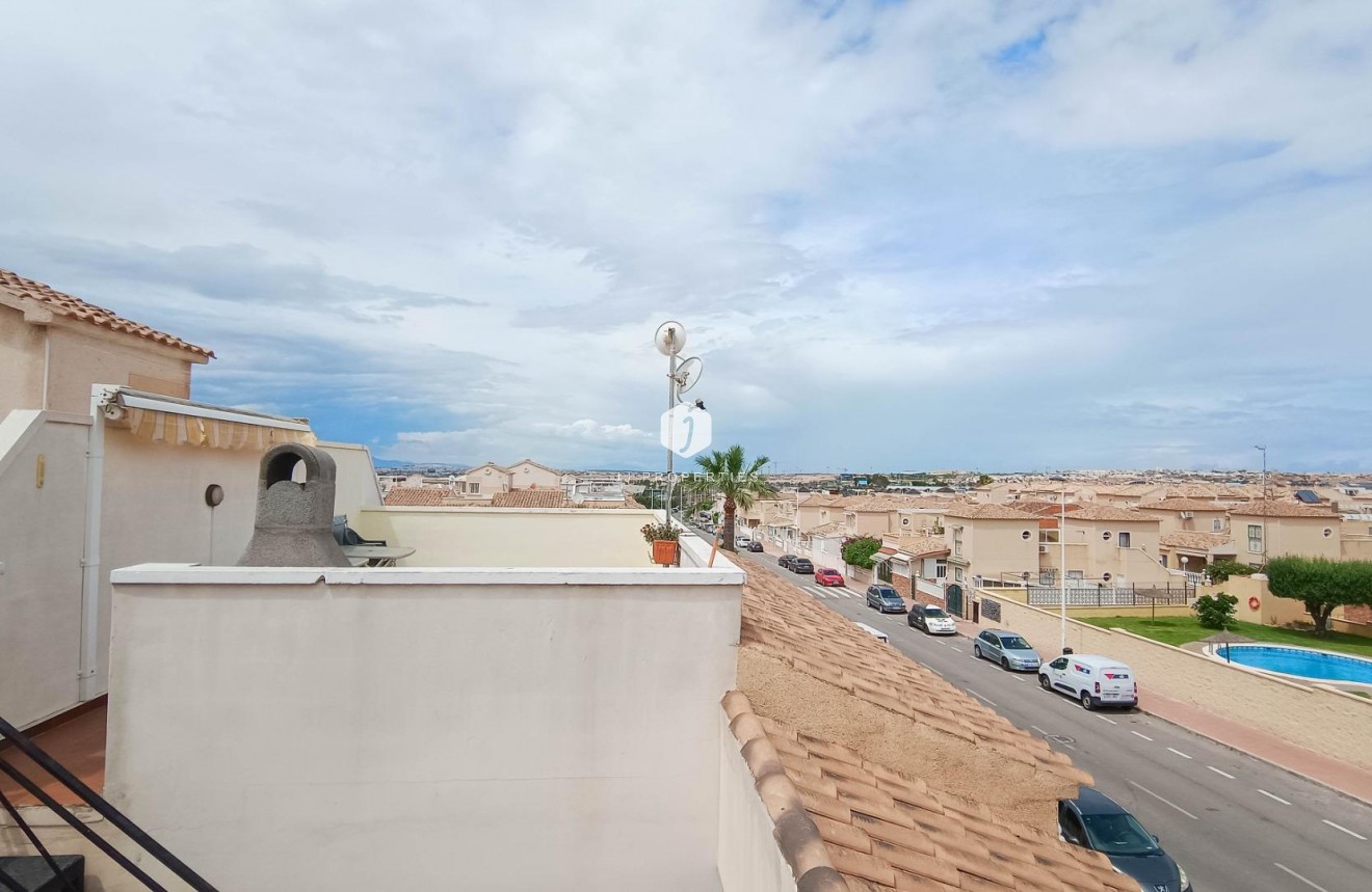 D'occasion - Bungalow -
Torrevieja - Parque Acuático - Sector 25