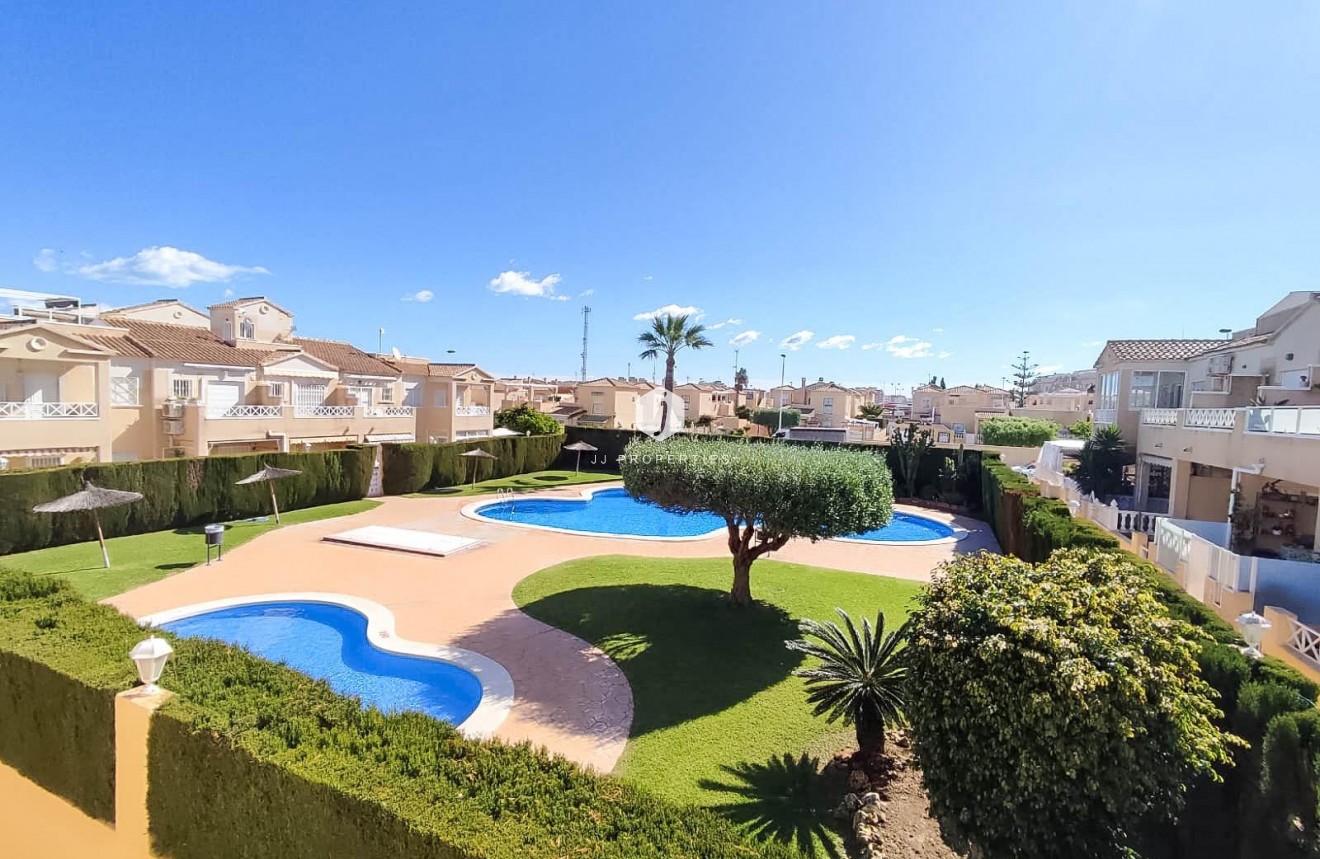 D'occasion - Bungalow -
Torrevieja - Parque Acuático - Sector 25