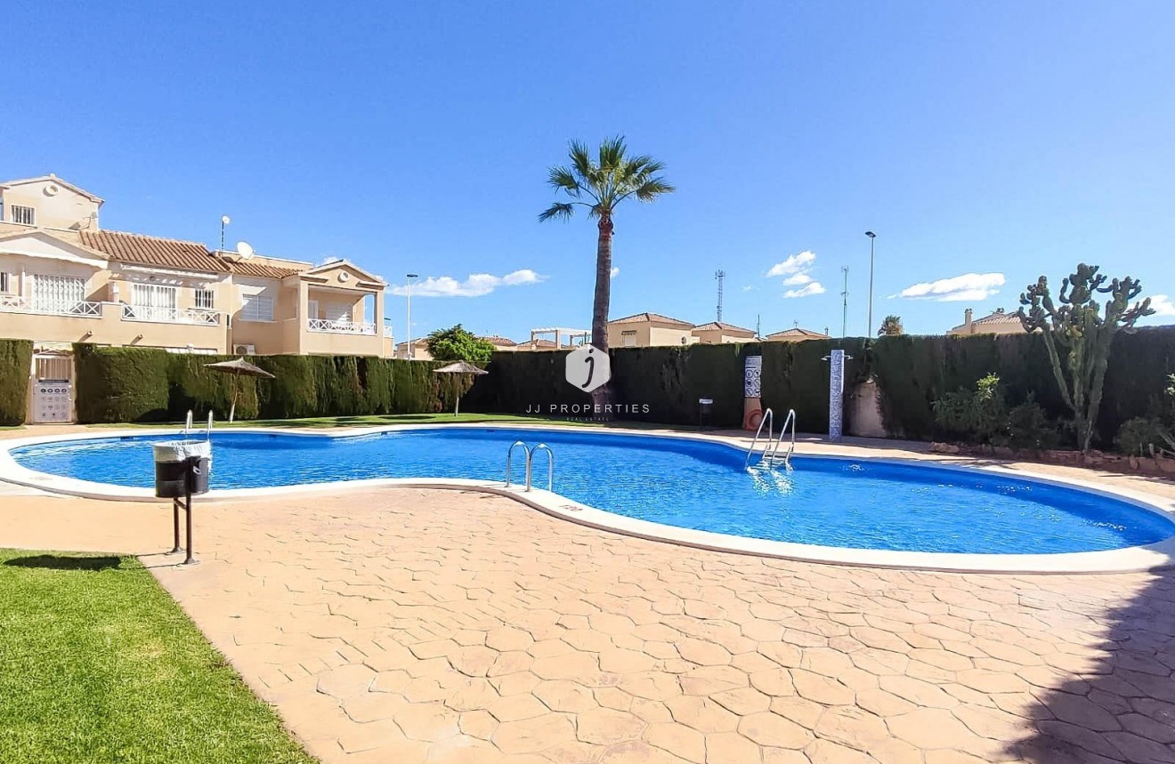 D'occasion - Bungalow -
Torrevieja - Parque Acuático - Sector 25