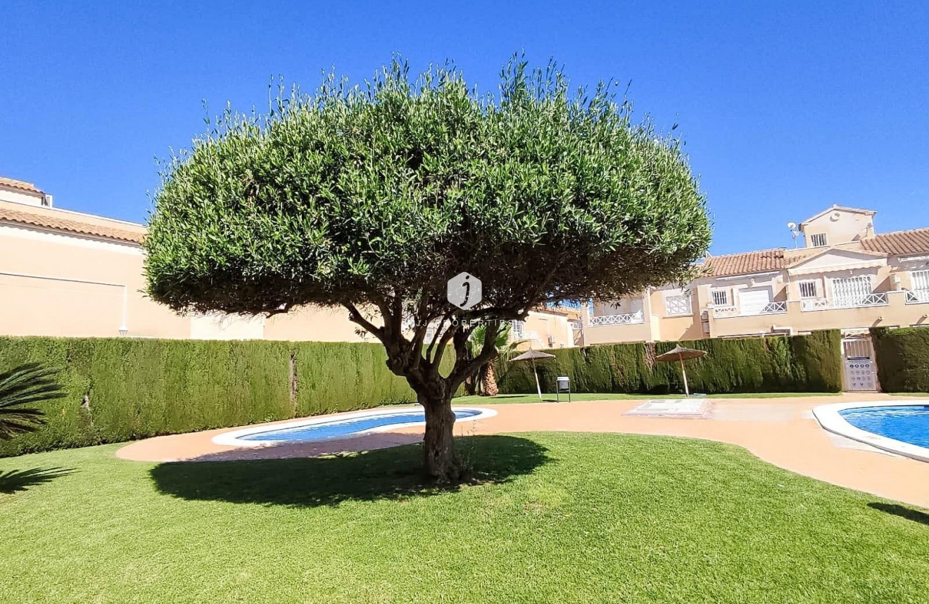 D'occasion - Bungalow -
Torrevieja - Parque Acuático - Sector 25