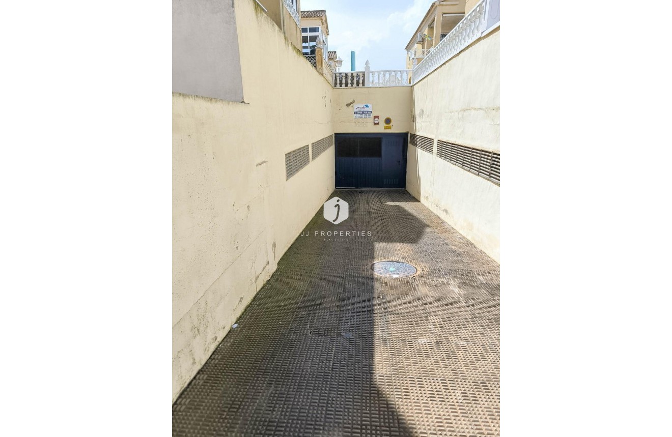 D'occasion - Bungalow -
Torrevieja - Parque Acuático - Sector 25