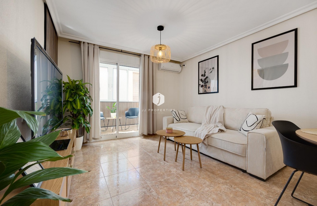 Segunda mano - Apartamento / piso -
Torrevieja - Centro