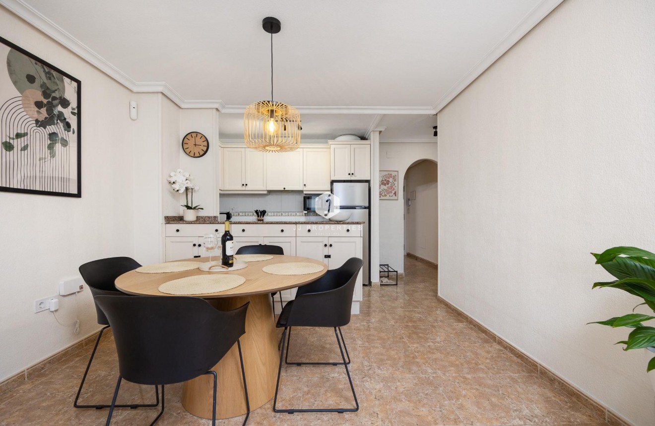 Segunda mano - Apartamento / piso -
Torrevieja - Centro