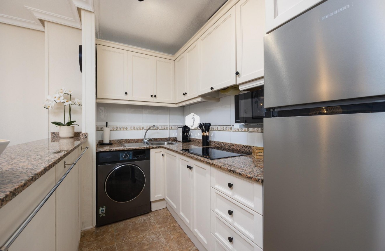 Segunda mano - Apartamento / piso -
Torrevieja - Centro