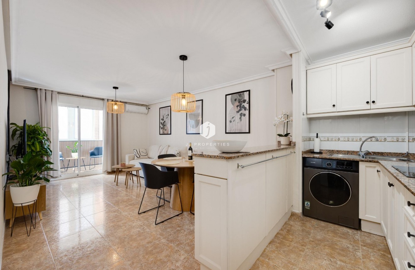 Segunda mano - Apartamento / piso -
Torrevieja - Centro