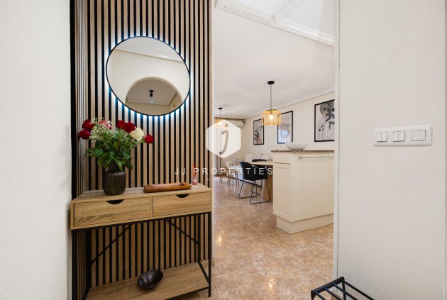 Segunda mano - Apartamento / piso -
Torrevieja - Centro