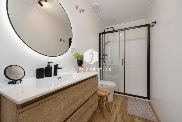 Segunda mano - Apartamento / piso -
Torrevieja - Centro