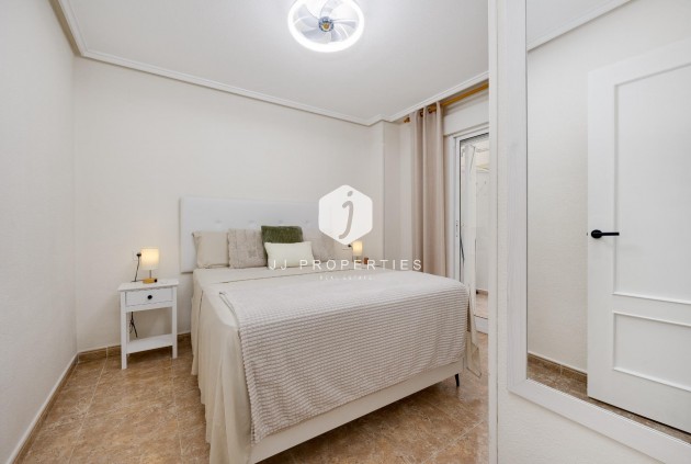 Segunda mano - Apartamento / piso -
Torrevieja - Centro