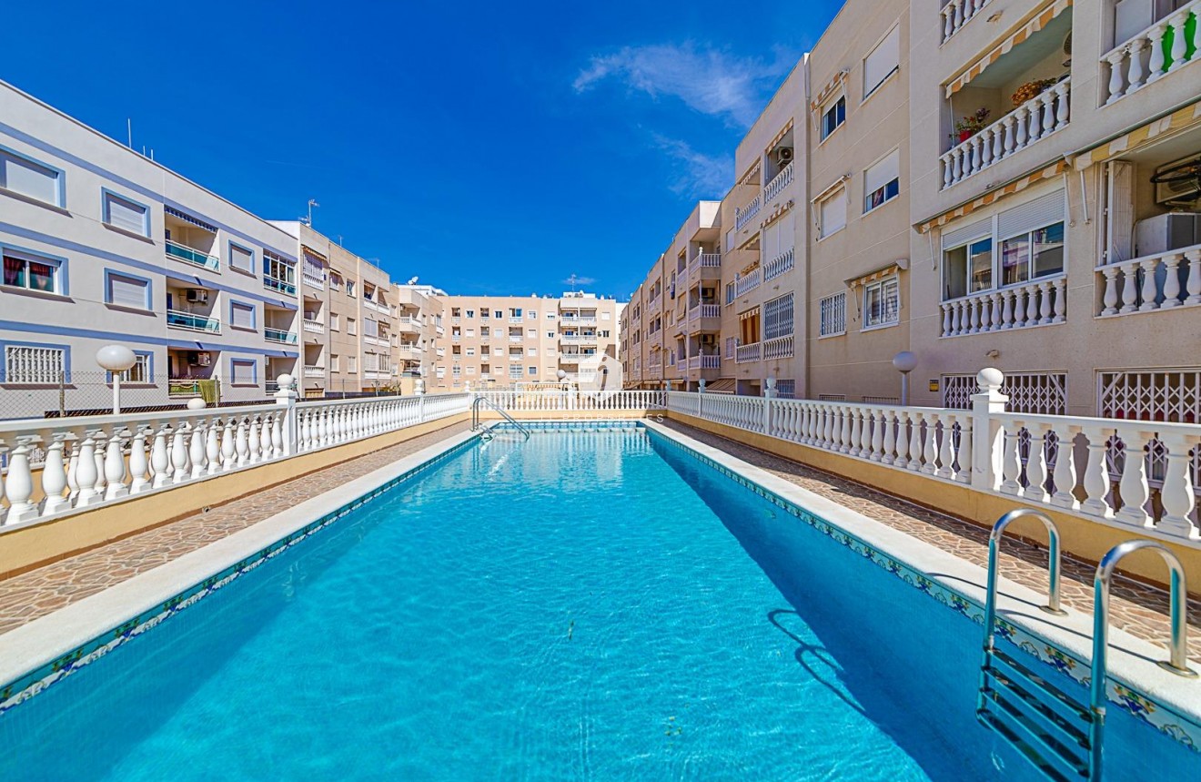 Segunda mano - Apartamento / piso -
Torrevieja - Centro