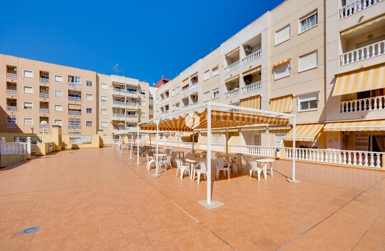 Segunda mano - Apartamento / piso -
Torrevieja - Centro