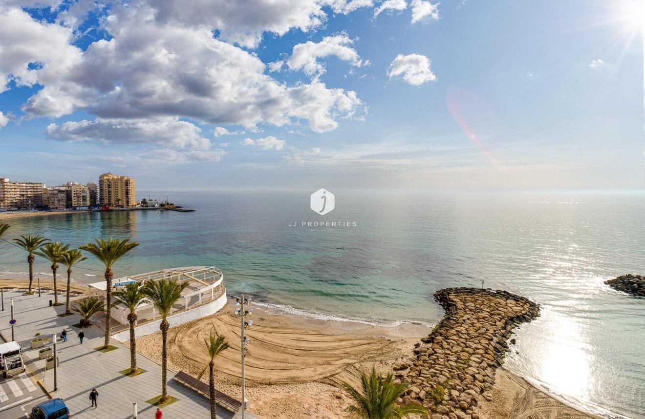 Segunda mano - Apartamento / piso -
Torrevieja - Centro