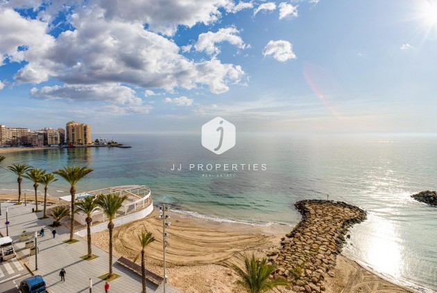 Segunda mano - Apartamento / piso -
Torrevieja - Centro