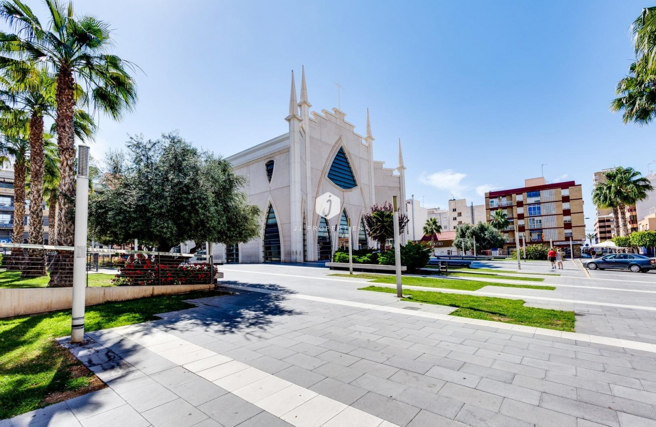 Segunda mano - Apartamento / piso -
Torrevieja - Centro