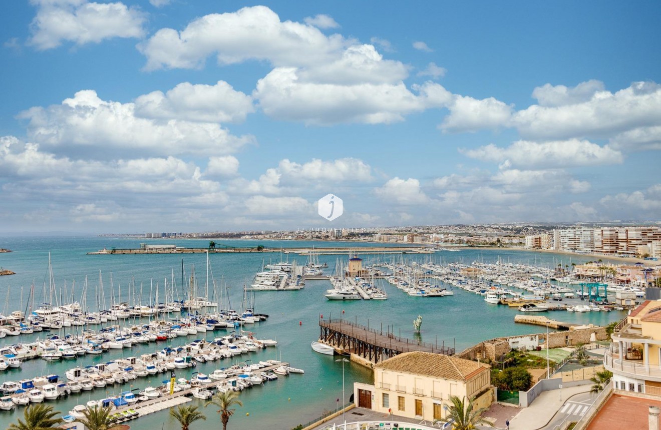 Segunda mano - Apartamento / piso -
Torrevieja - Centro