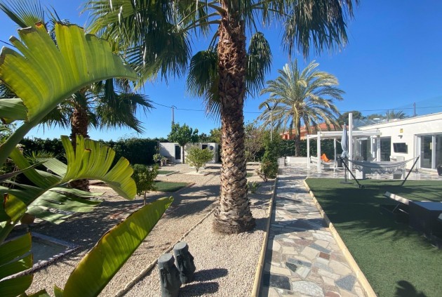 Resale - Villa de Lujo -
El Campello - De la cruz