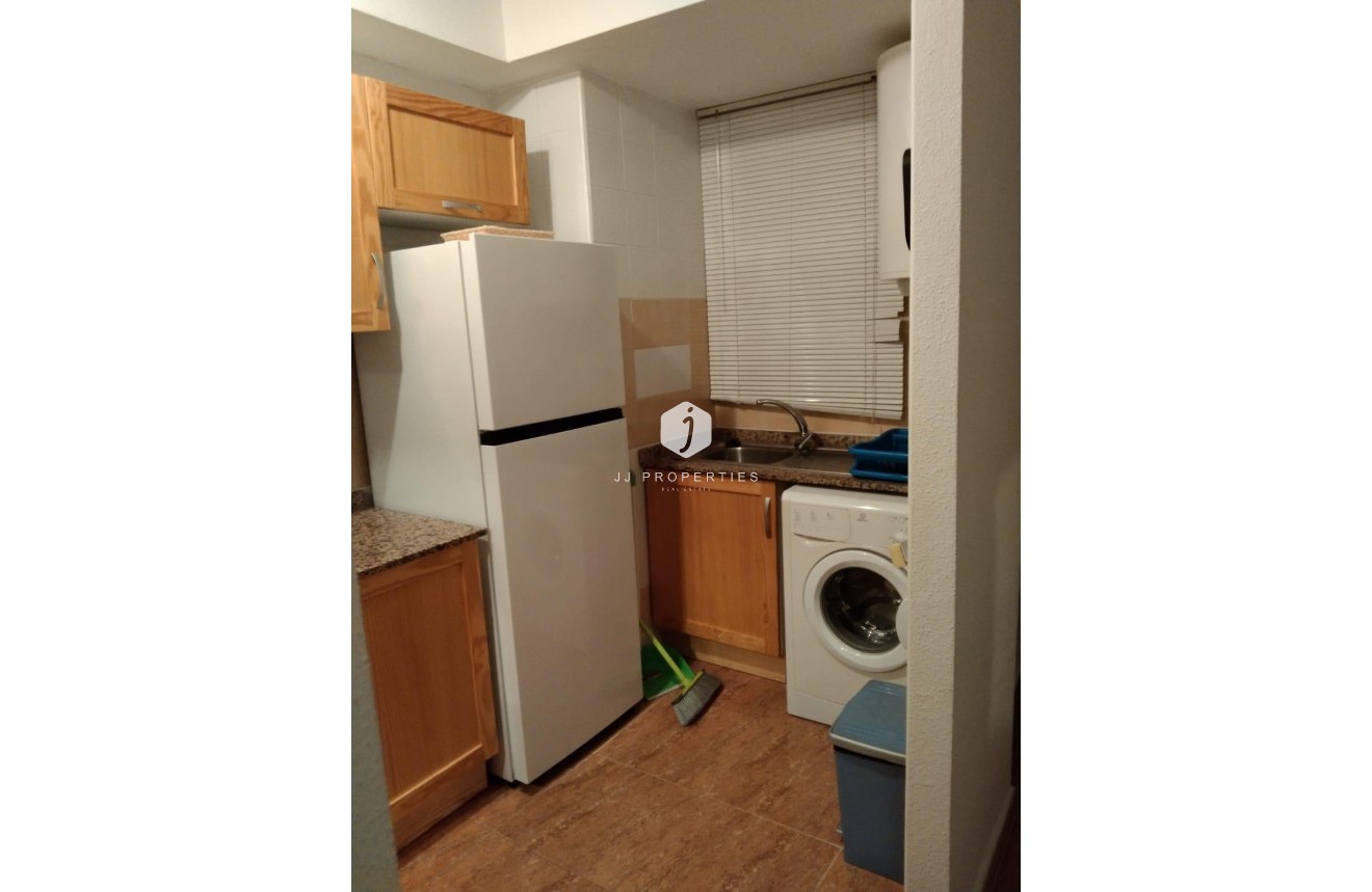 Segunda mano - Apartamento / piso -
Torrevieja - Parque Acuático - Sector 25