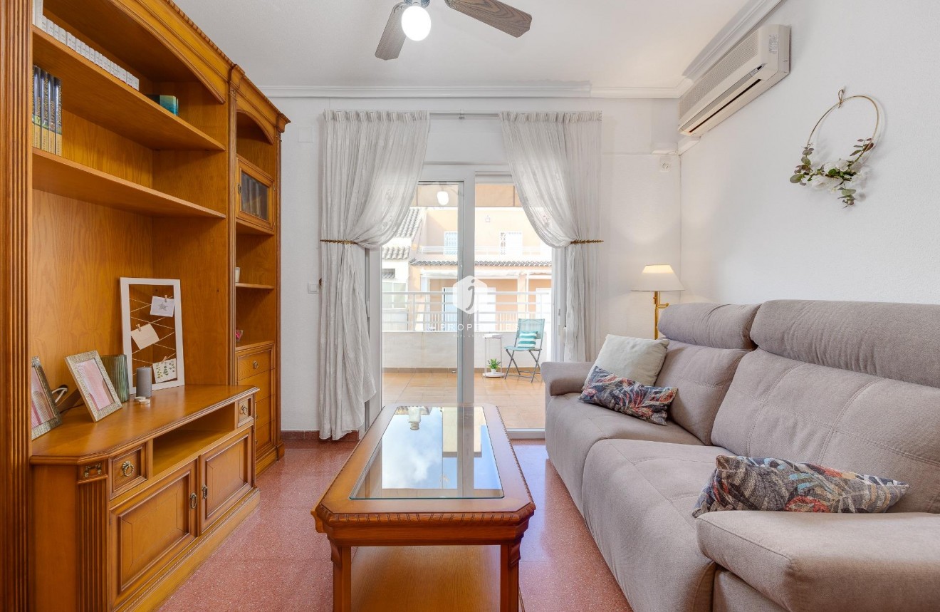 D'occasion - Attique -
Torrevieja - Paseo maritimo