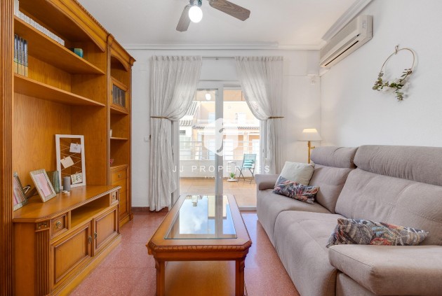 D'occasion - Attique -
Torrevieja - Paseo maritimo