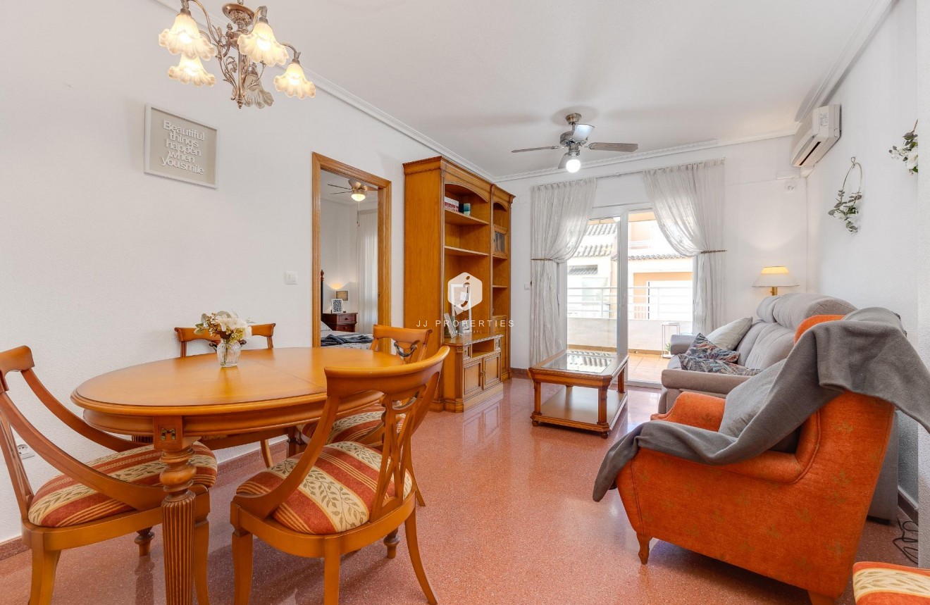 D'occasion - Attique -
Torrevieja - Paseo maritimo