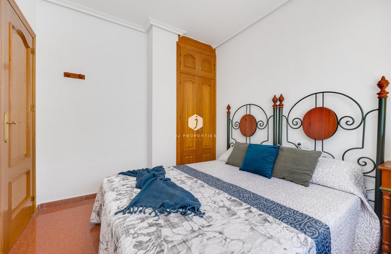 D'occasion - Attique -
Torrevieja - Paseo maritimo