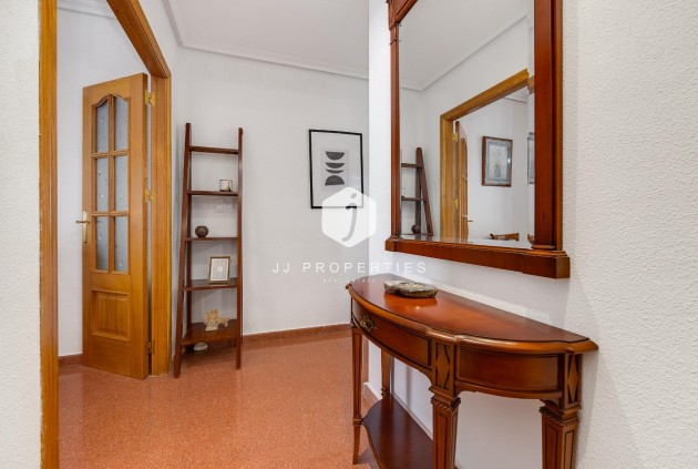 D'occasion - Attique -
Torrevieja - Paseo maritimo