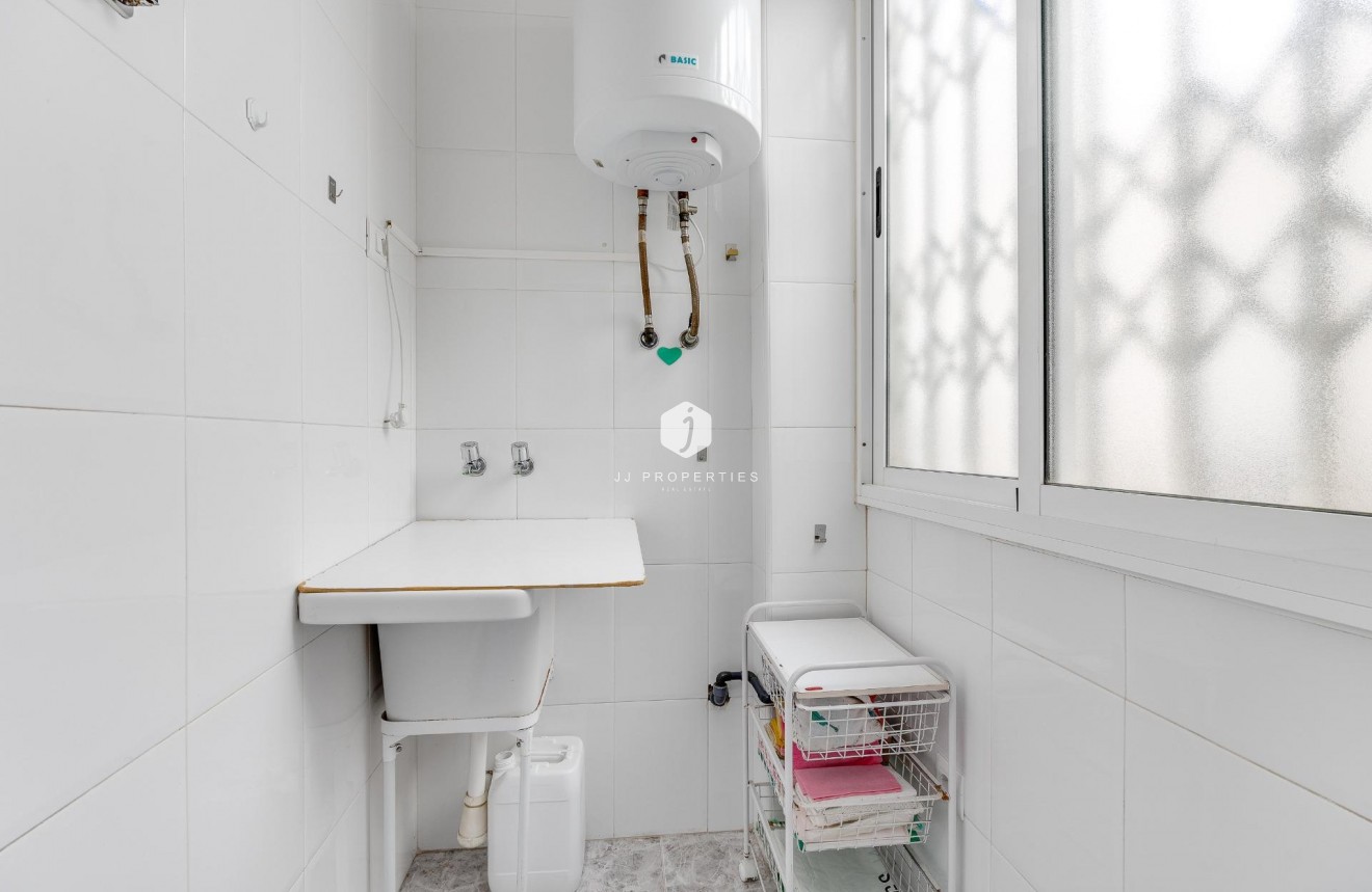 D'occasion - Attique -
Torrevieja - Paseo maritimo