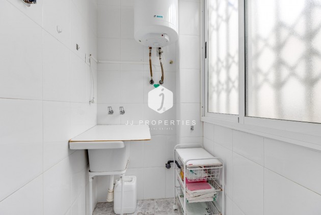 D'occasion - Attique -
Torrevieja - Paseo maritimo