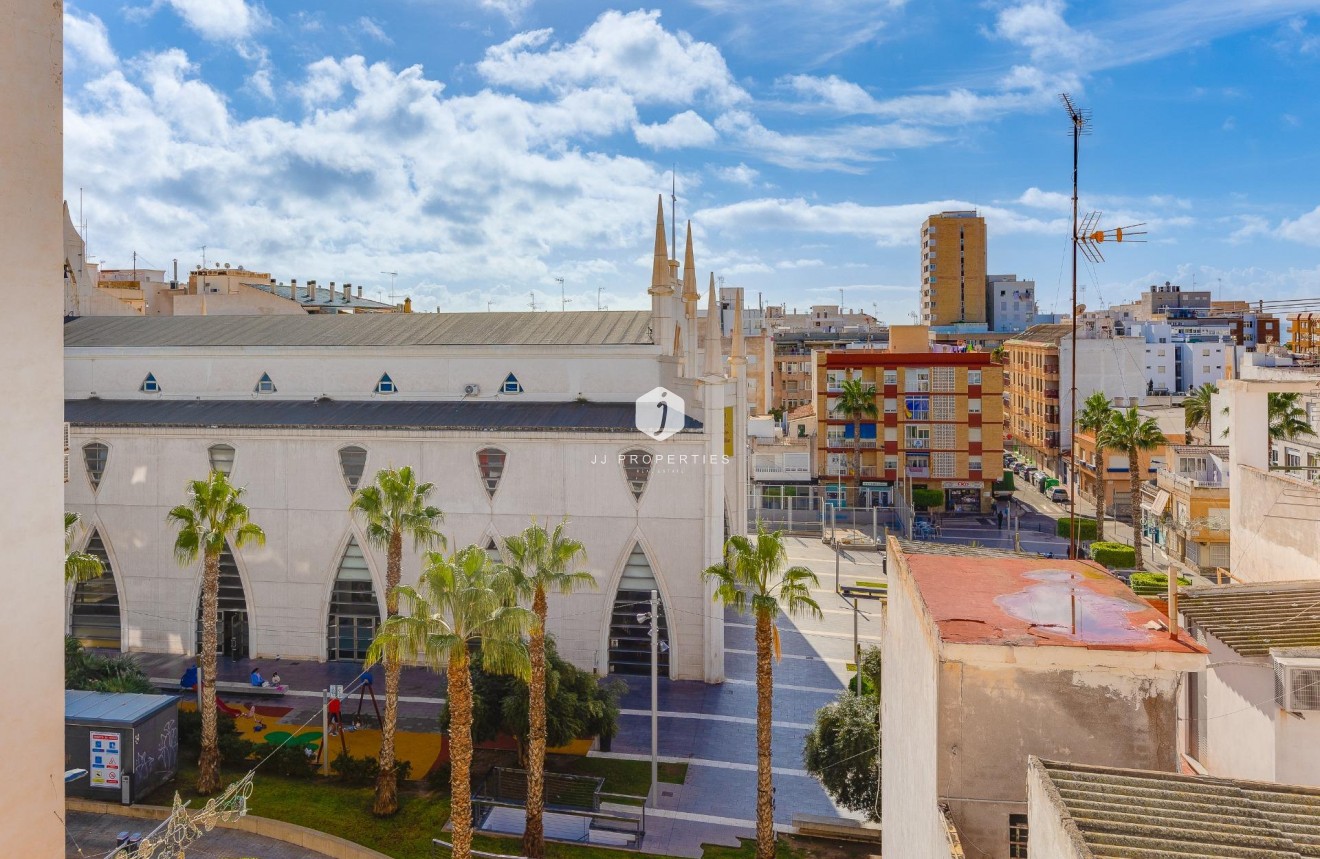 D'occasion - Attique -
Torrevieja - Paseo maritimo