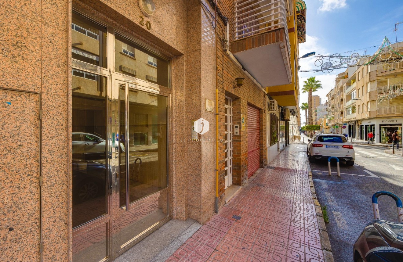 D'occasion - Attique -
Torrevieja - Paseo maritimo