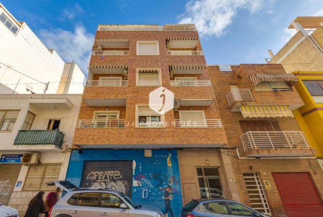 D'occasion - Attique -
Torrevieja - Paseo maritimo