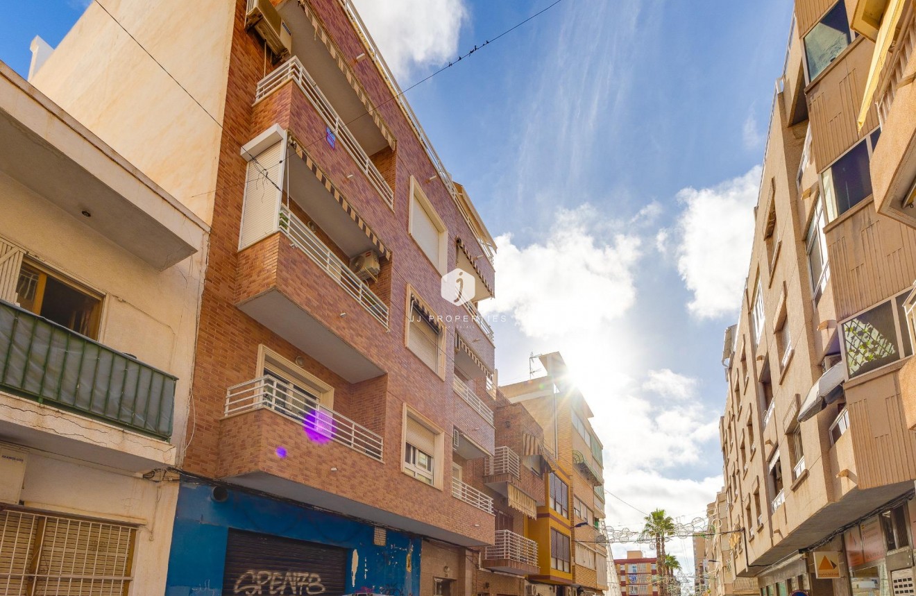 D'occasion - Attique -
Torrevieja - Paseo maritimo