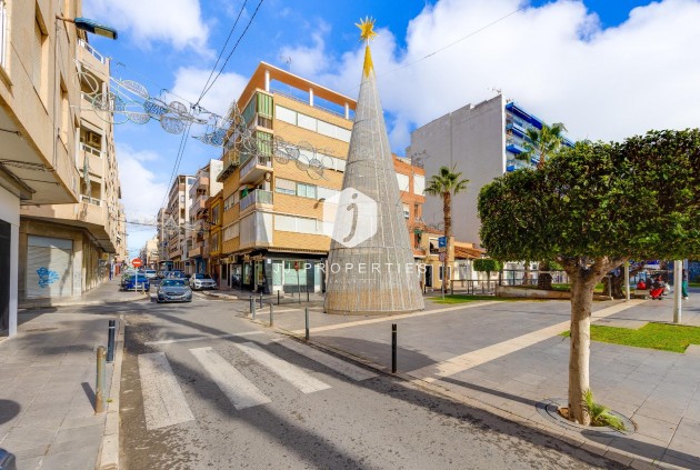 D'occasion - Attique -
Torrevieja - Paseo maritimo