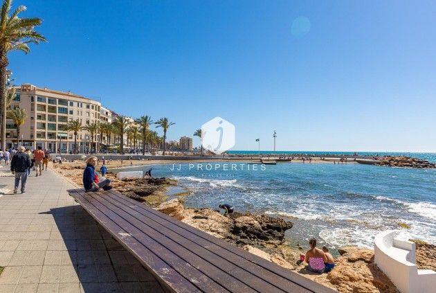 D'occasion - Attique -
Torrevieja - Paseo maritimo
