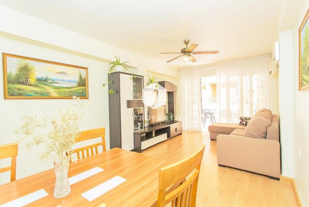 Segunda mano - Apartamento / piso -
Torrevieja - Playa del Cura