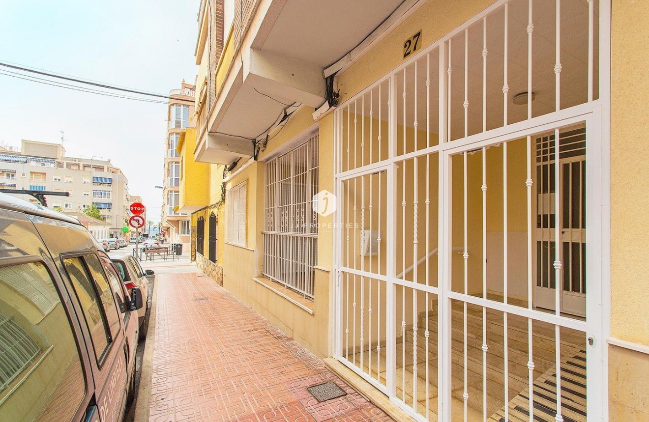 Segunda mano - Apartamento / piso -
Torrevieja - Playa del Cura