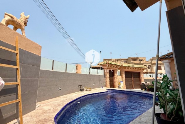 Segunda mano - Villa -
Torrevieja - Los Frutales