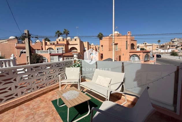 Segunda mano - Villa -
Torrevieja - Los Frutales