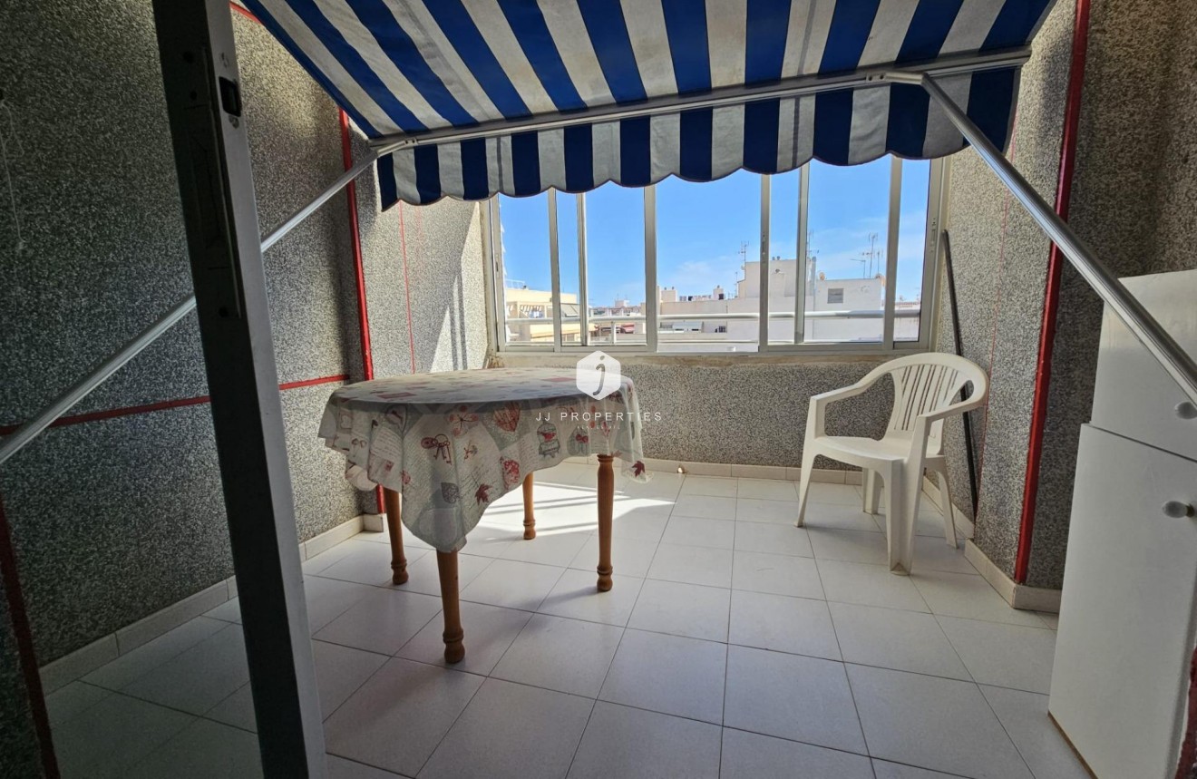 Aus zweiter Hand - Wohnung -
Torrevieja - Centro