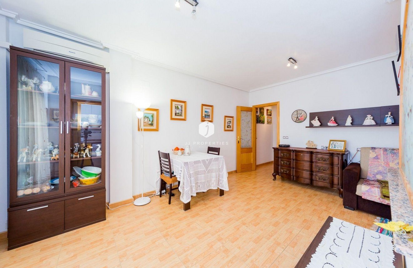 Segunda mano - Apartamento / piso -
Torrevieja - Centro